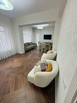 Satılır 3 otaqlı mənzil 145 m²