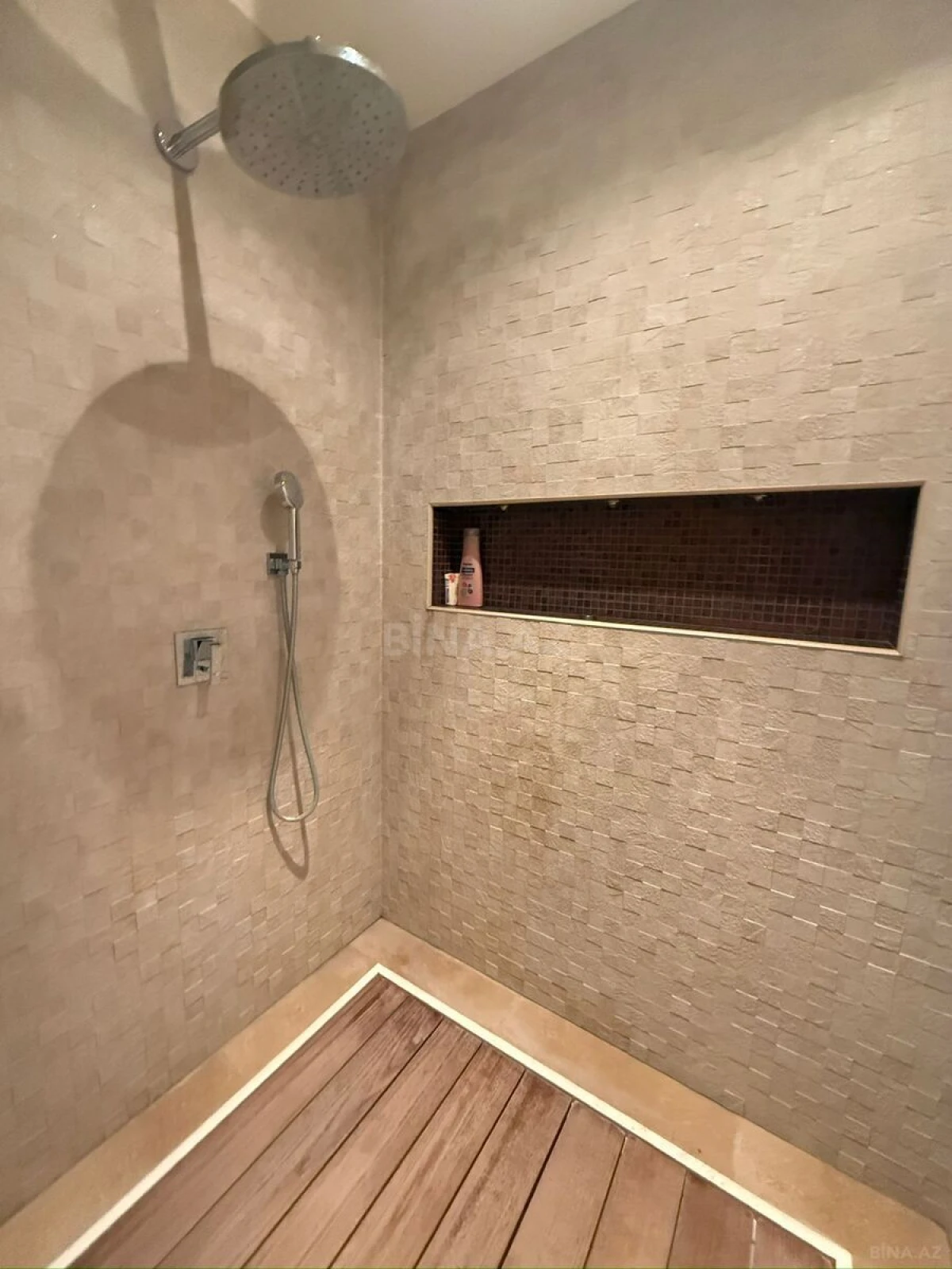 Satılır 3 otaqlı mənzil 145 m²