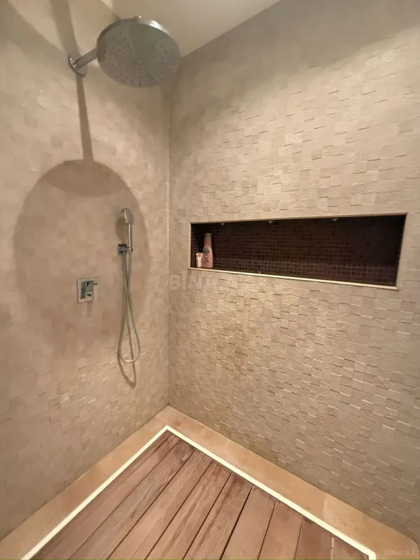 Satılır 3 otaqlı mənzil 145 m²