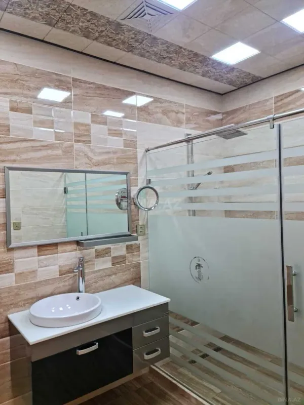 Satılır 3 otaqlı mənzil 145 m²