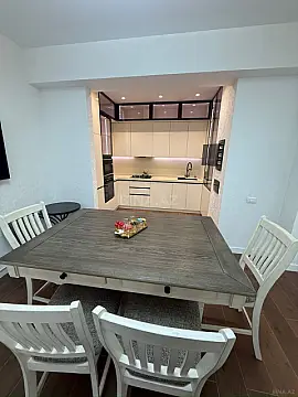 Satılır 3 otaqlı mənzil 145 m²