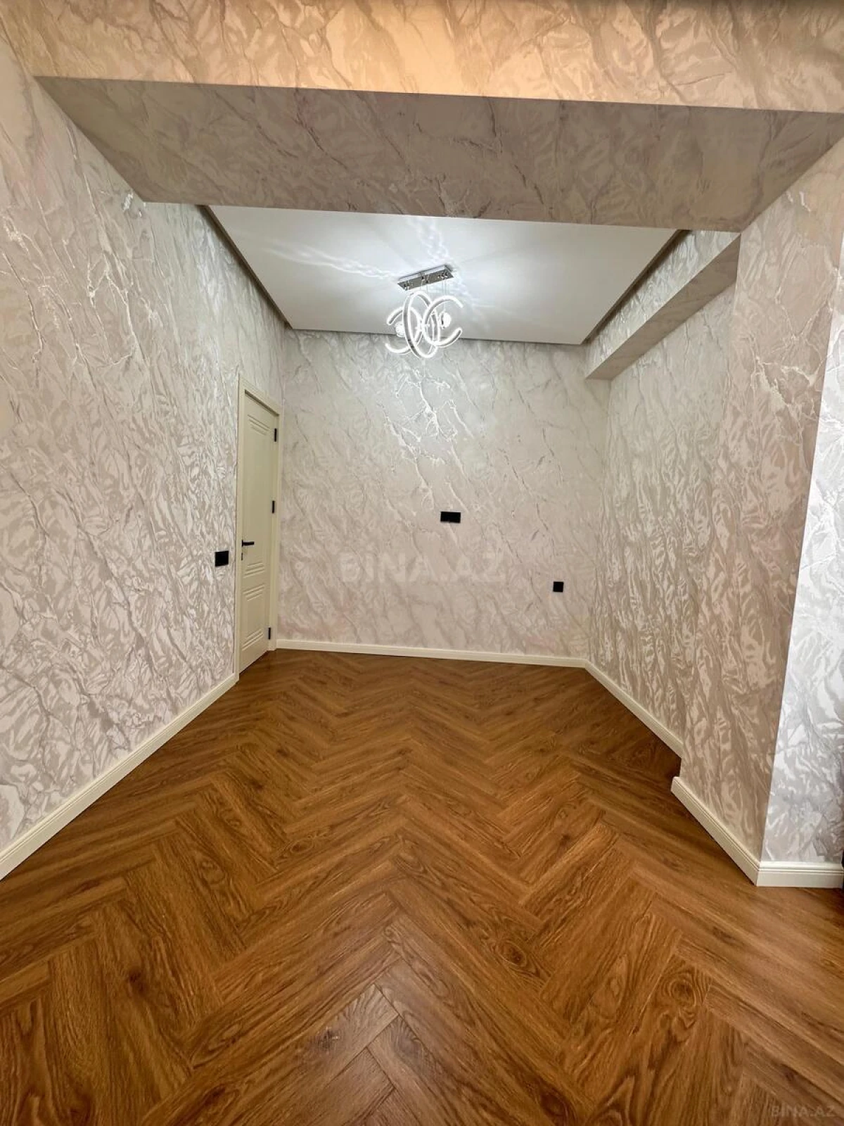 Satılır 3 otaqlı mənzil 110 m²