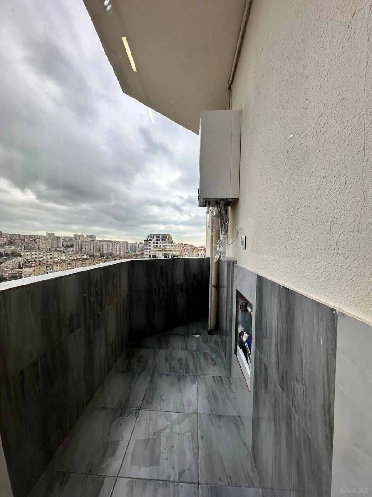 Satılır 3 otaqlı mənzil 110 m²