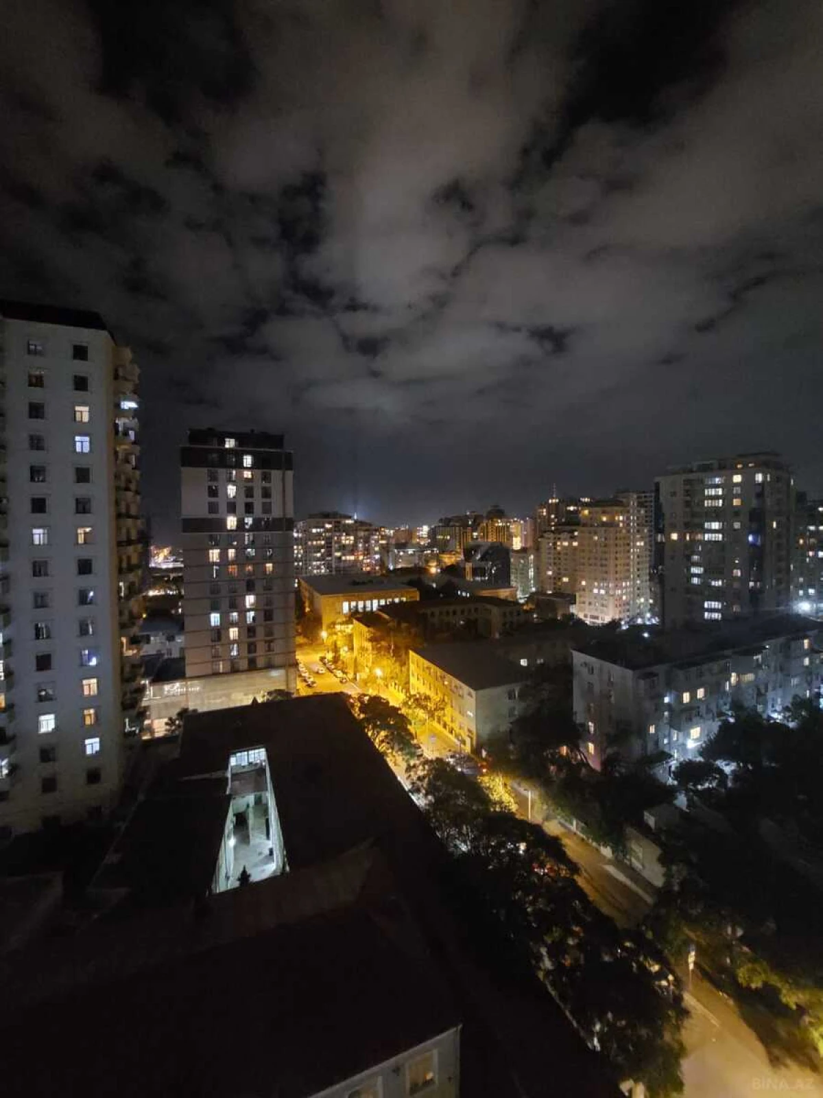 Satılır 5 otaqlı mənzil 152 m²