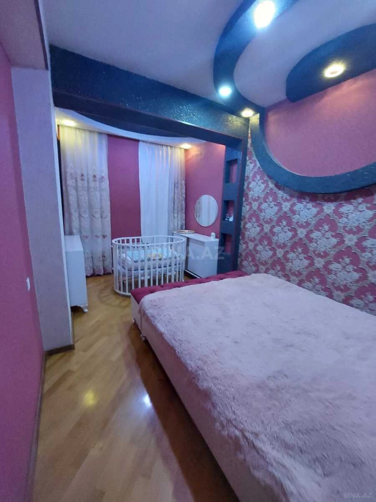 Satılır 5 otaqlı mənzil 152 m²