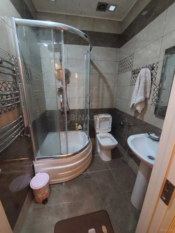 Satılır 5 otaqlı mənzil 152 m²