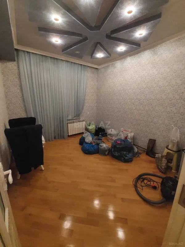 Satılır 5 otaqlı mənzil 152 m²