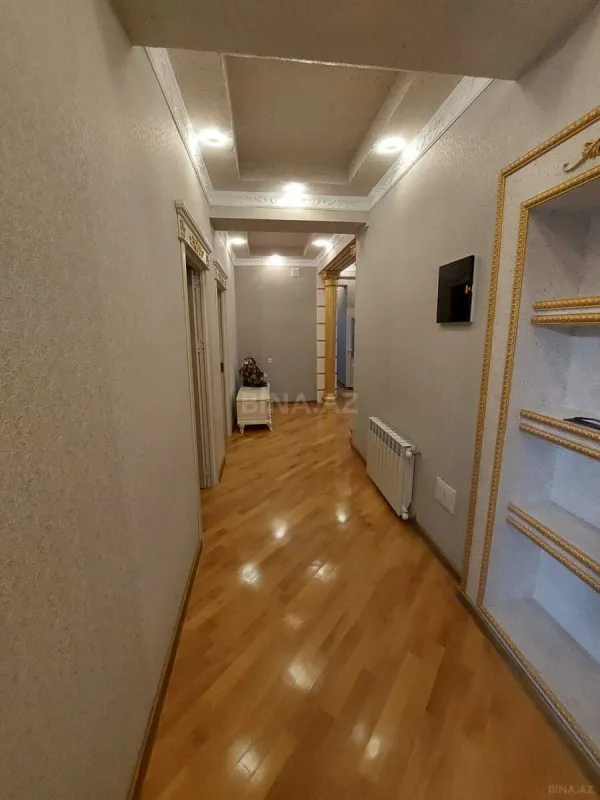 Satılır 5 otaqlı mənzil 152 m²