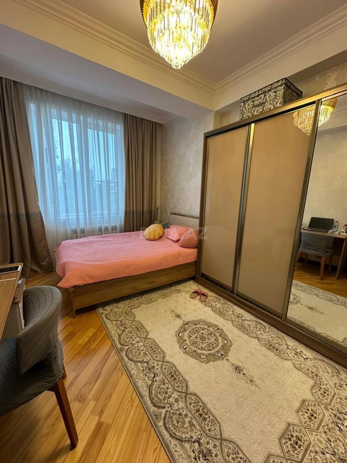 Satılır 3 otaqlı mənzil 110 m²