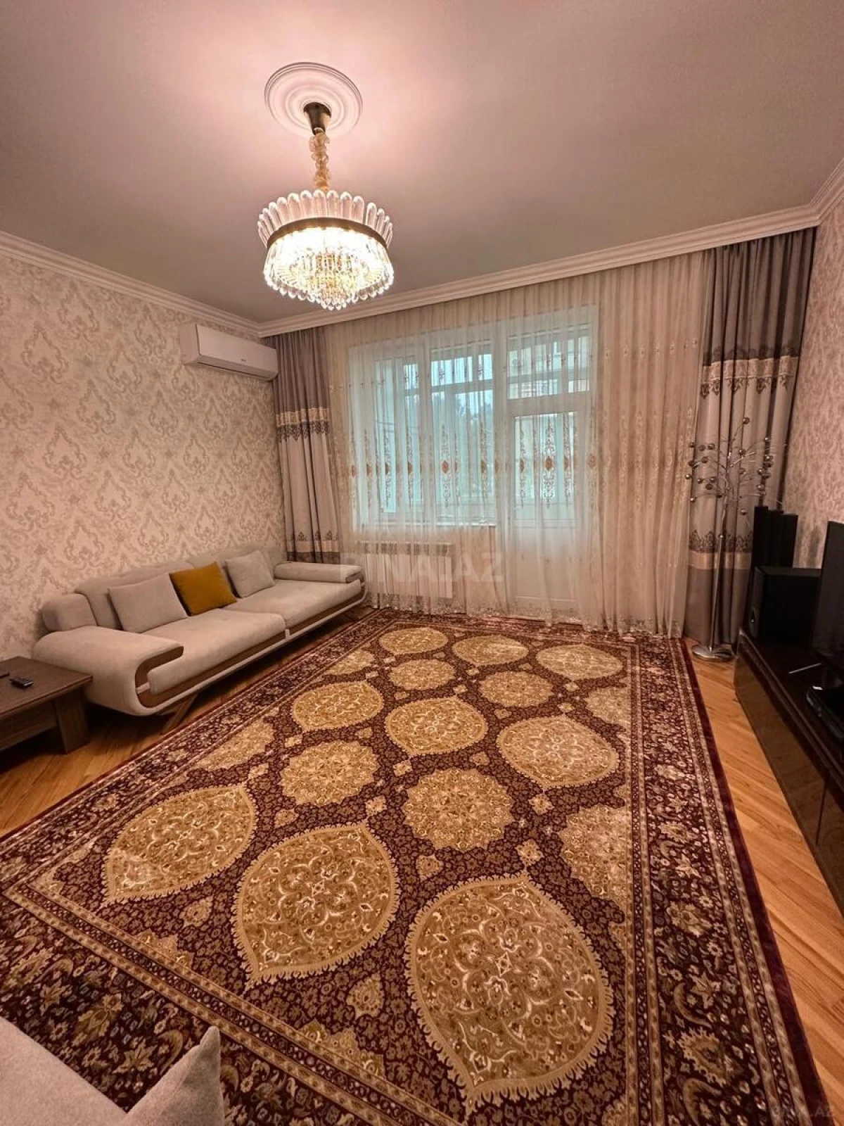 Satılır 3 otaqlı mənzil 110 m²