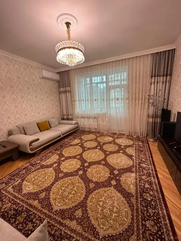 Satılır 3 otaqlı mənzil 110 m²