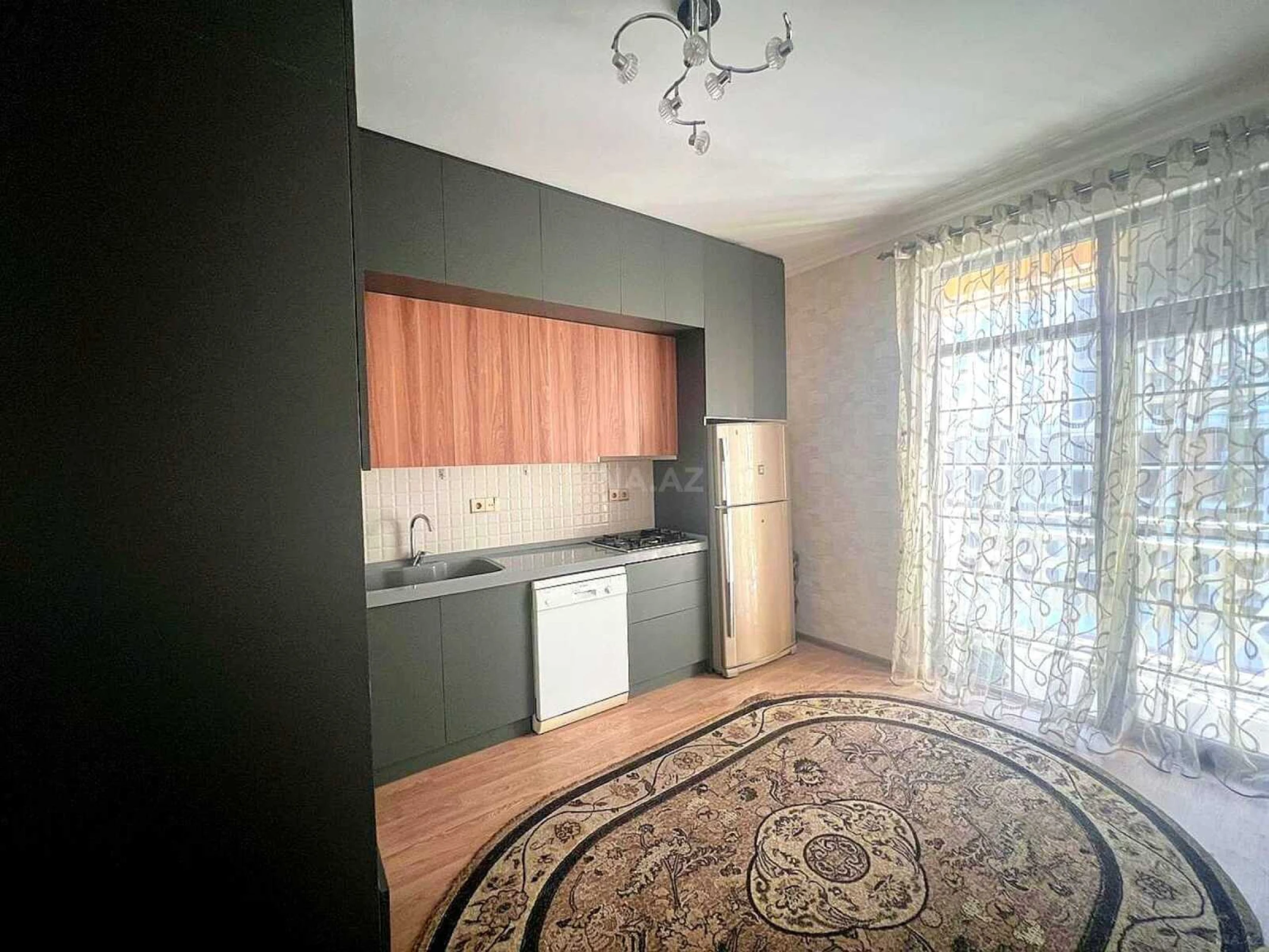 Satılır 3 otaqlı mənzil 115 m²