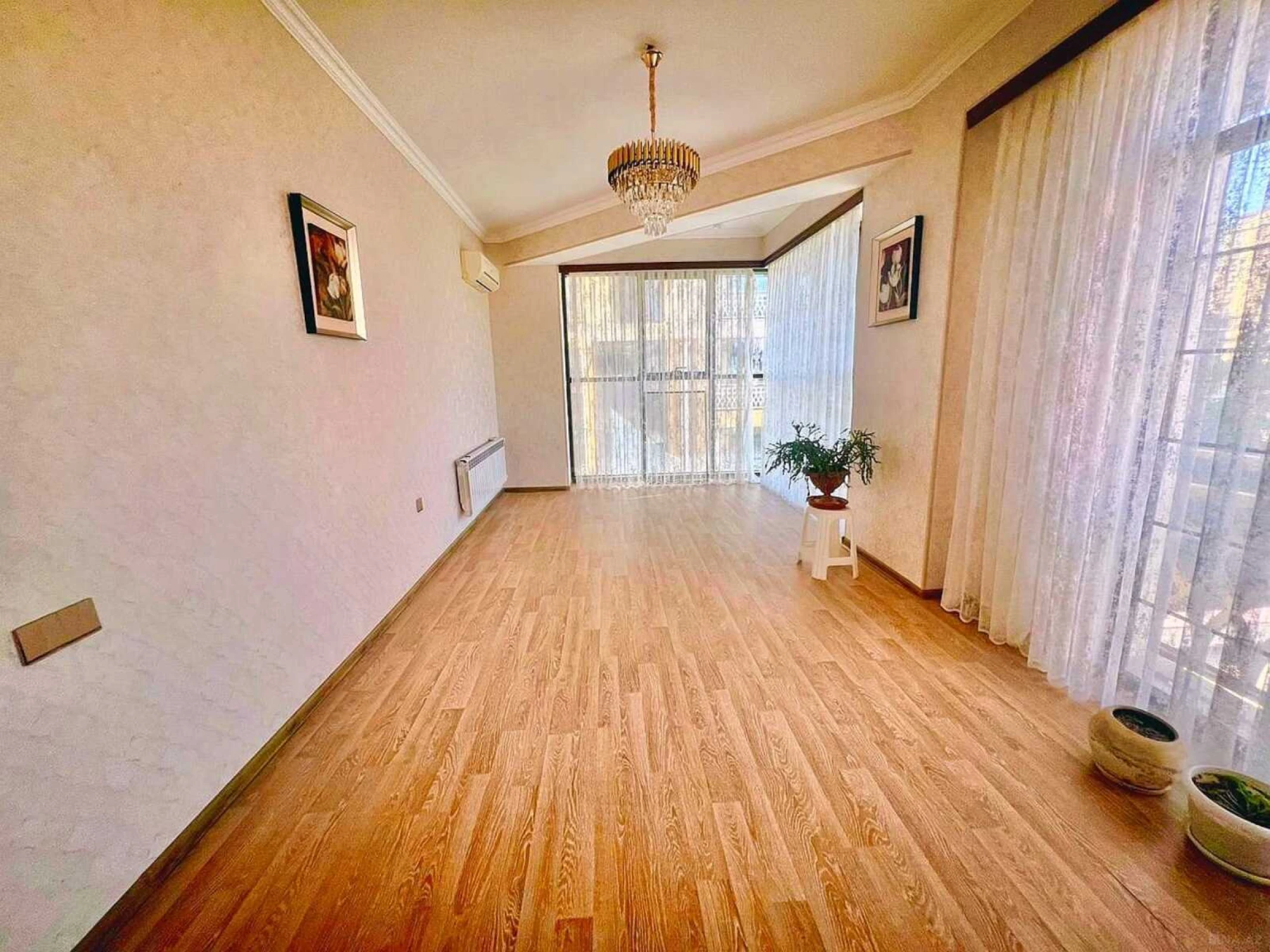 Satılır 3 otaqlı mənzil 115 m²