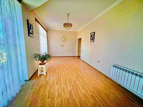 Satılır 3 otaqlı mənzil 115 m²