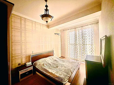 Satılır 3 otaqlı mənzil 115 m²