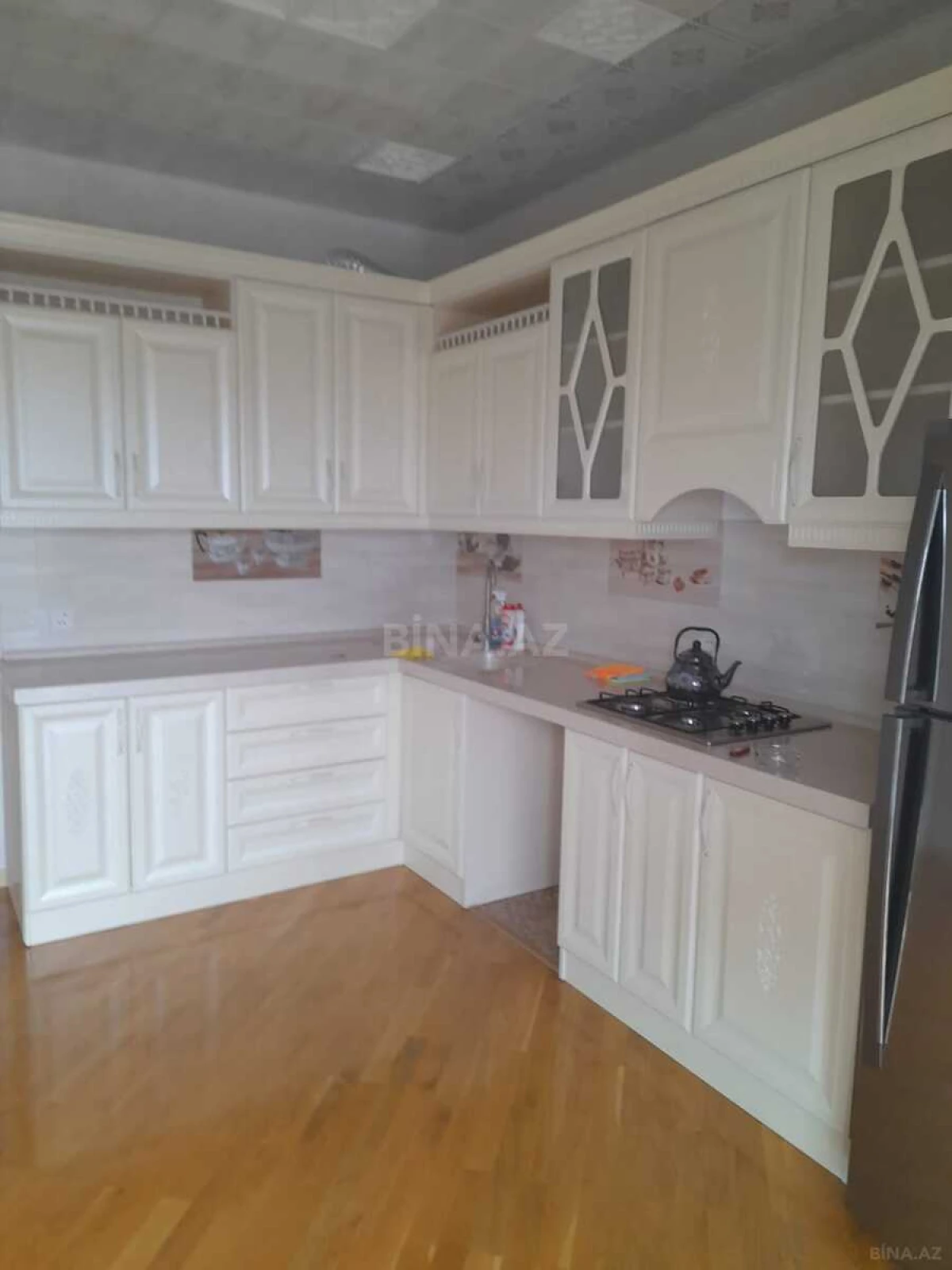 Kirayə verilir 3 otaqlı mənzil 148 m²