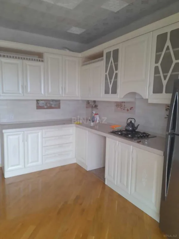 Kirayə verilir 3 otaqlı mənzil 148 m²