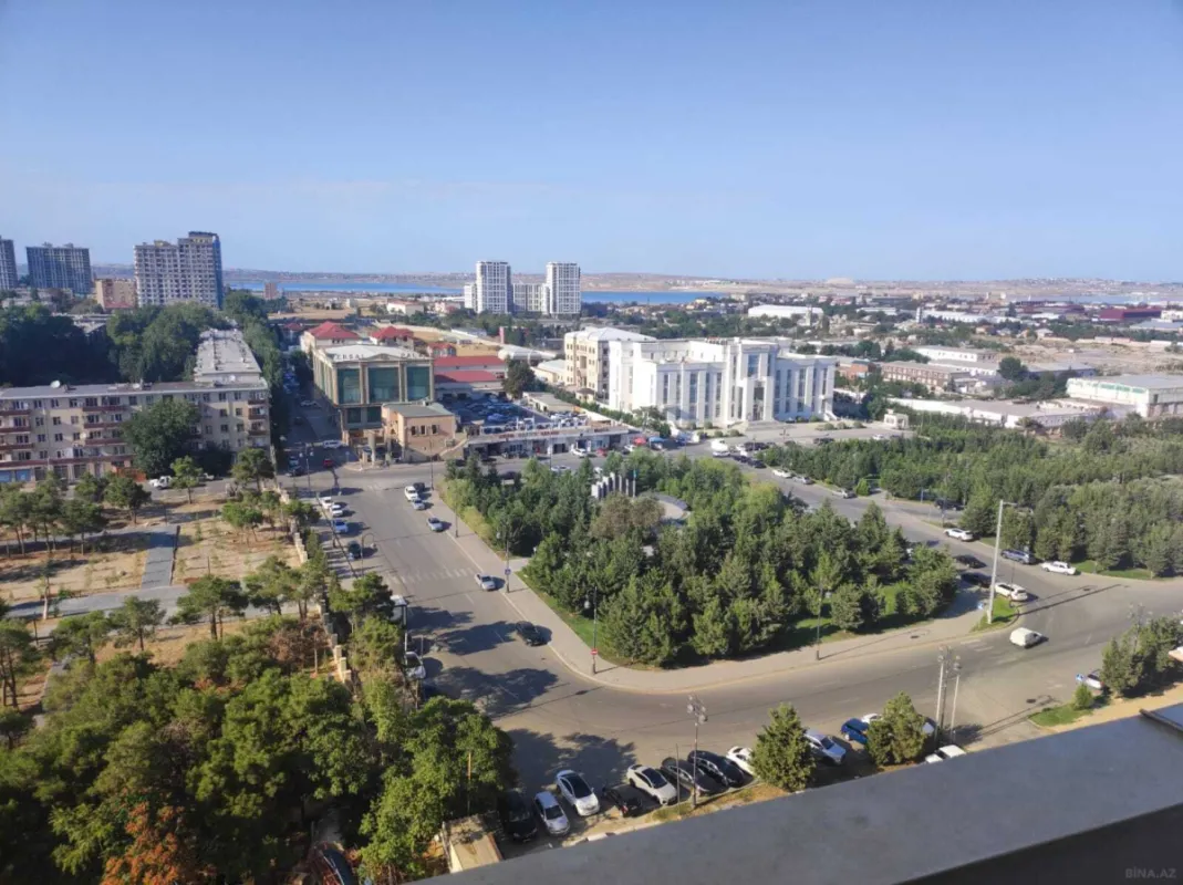 Satılır 3 otaqlı mənzil 145 m²