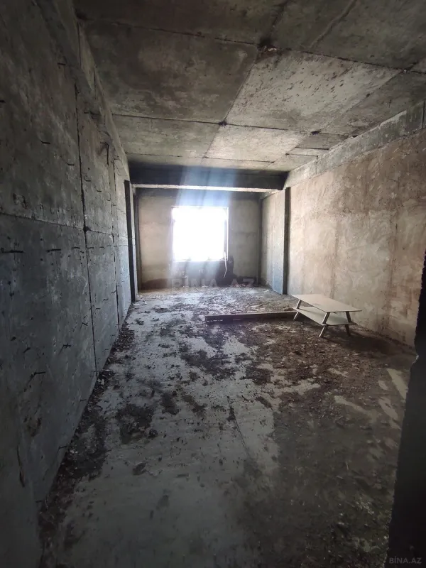 Satılır 3 otaqlı mənzil 145 m²