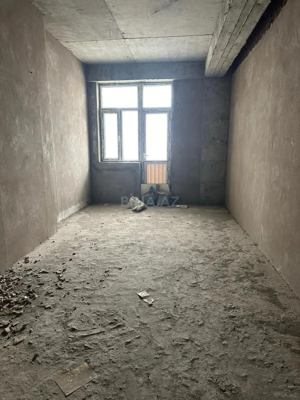 Satılır 3 otaqlı mənzil 145 m²