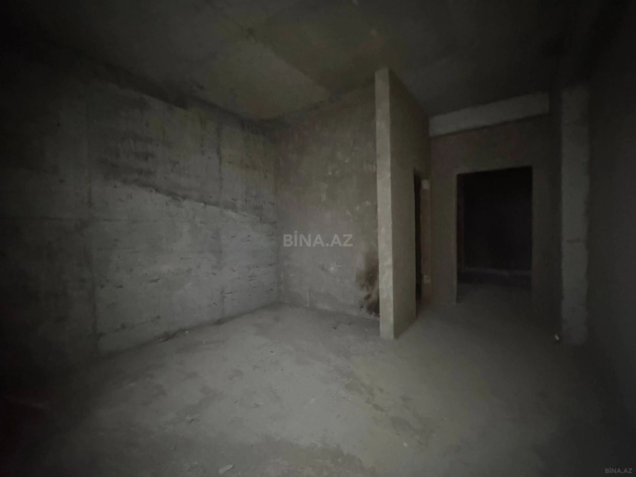 Satılır 3 otaqlı mənzil 157 m²