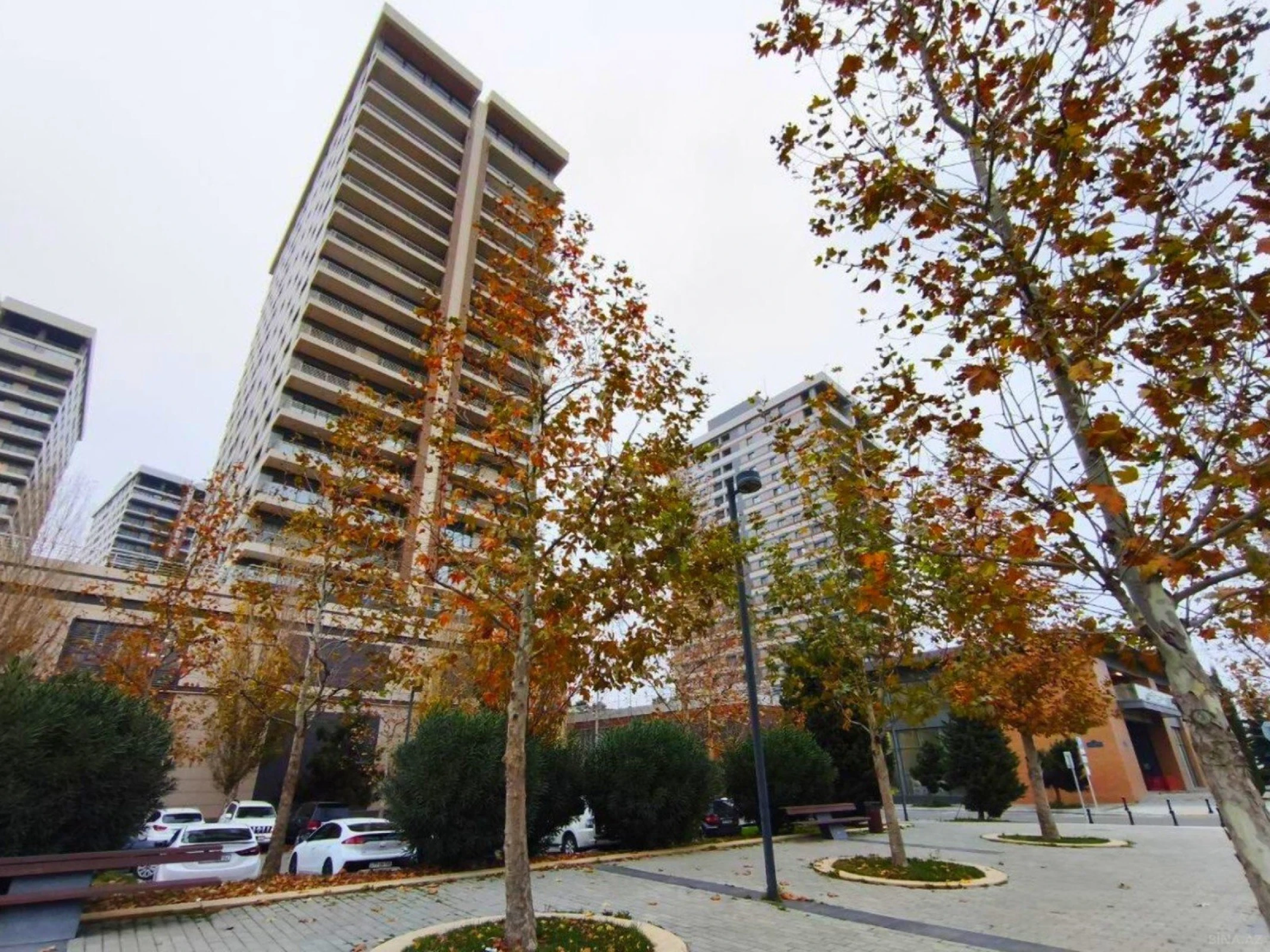 Satılır 3 otaqlı mənzil 157 m²