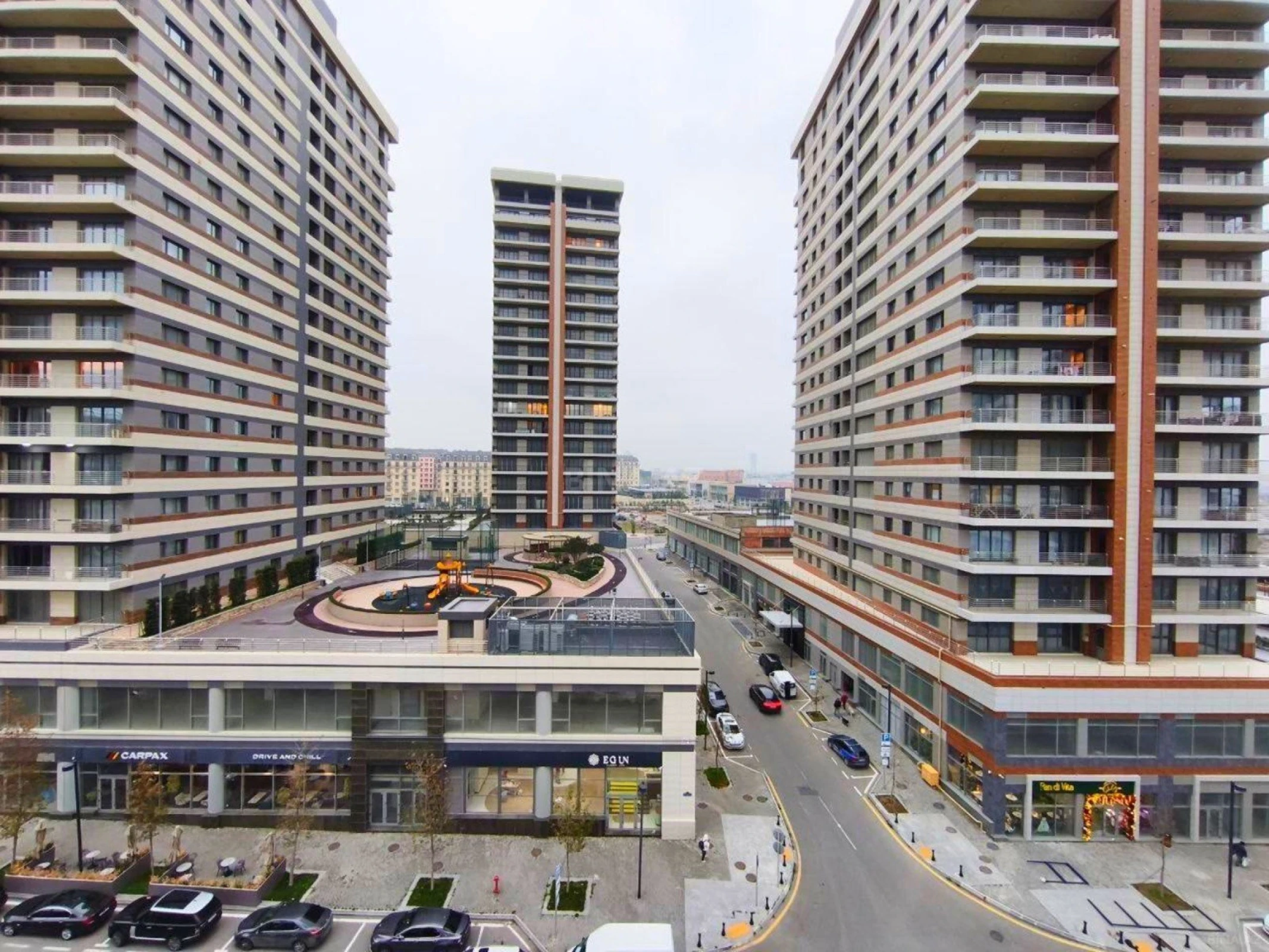 Satılır 3 otaqlı mənzil 157 m²