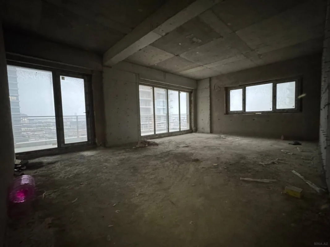 Satılır 3 otaqlı mənzil 157 m²