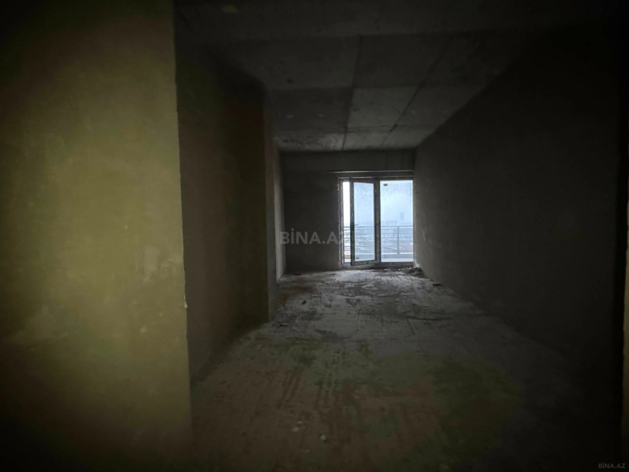 Satılır 3 otaqlı mənzil 157 m²