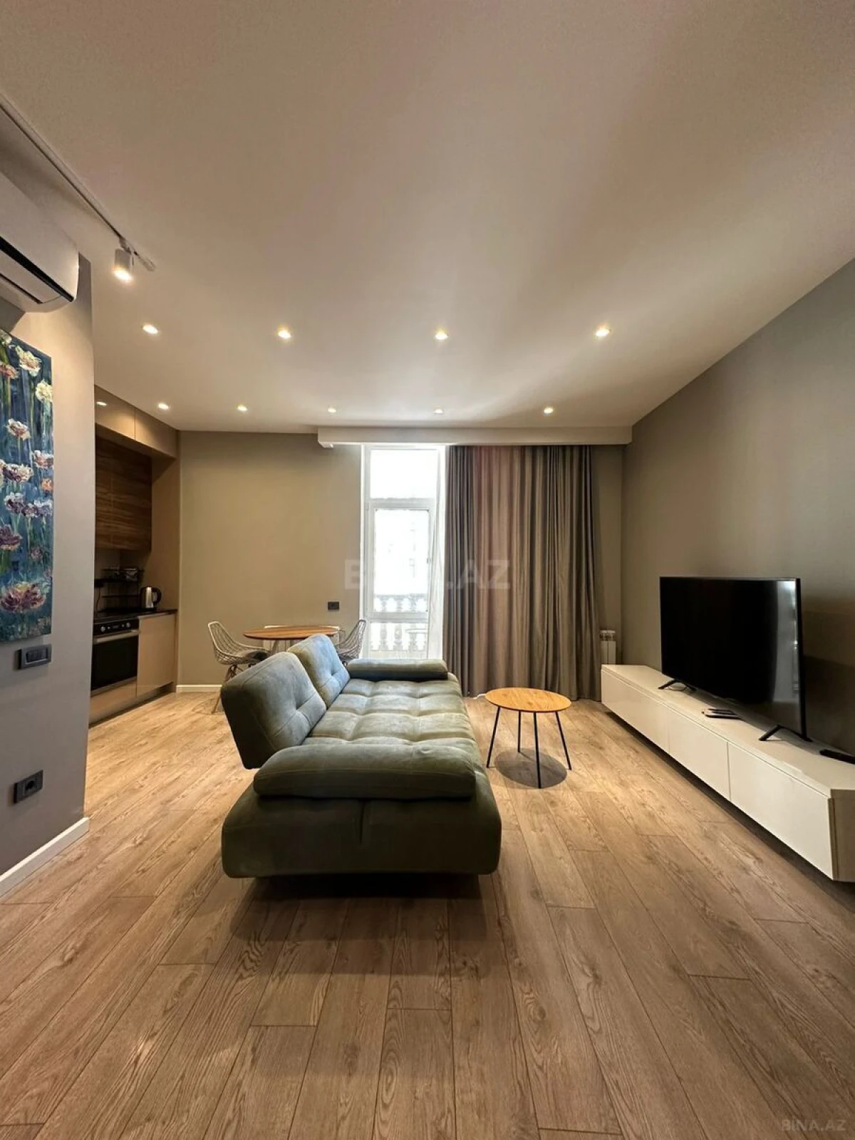 Satılır 3 otaqlı mənzil 105 m²