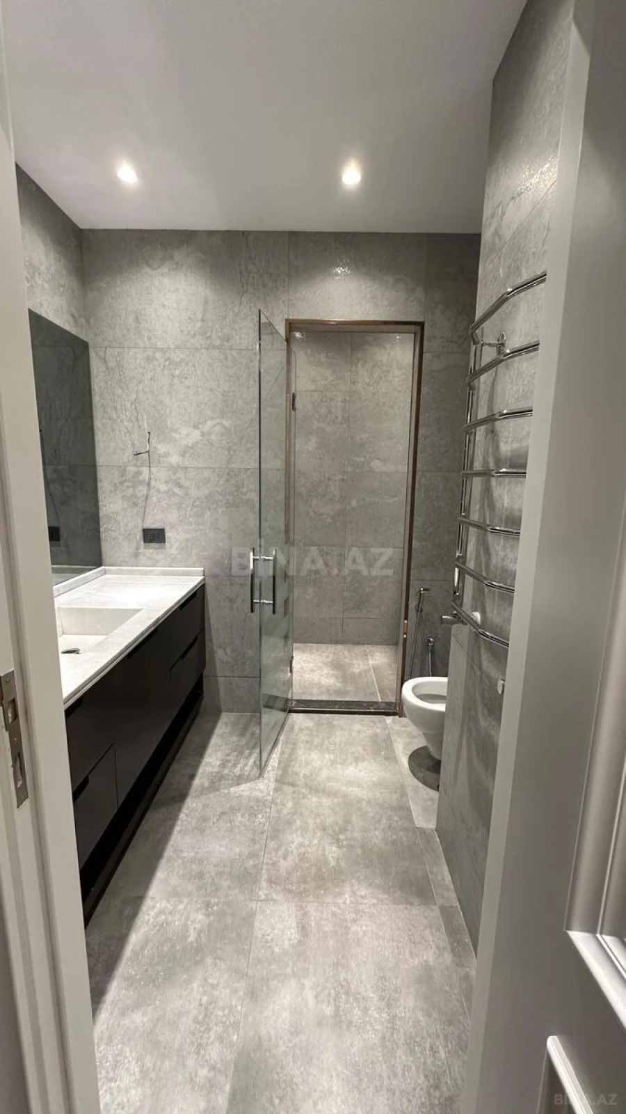Satılır 3 otaqlı mənzil 105 m²