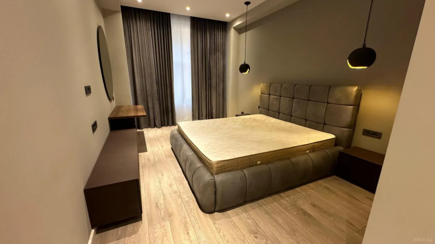 Satılır 3 otaqlı mənzil 105 m²