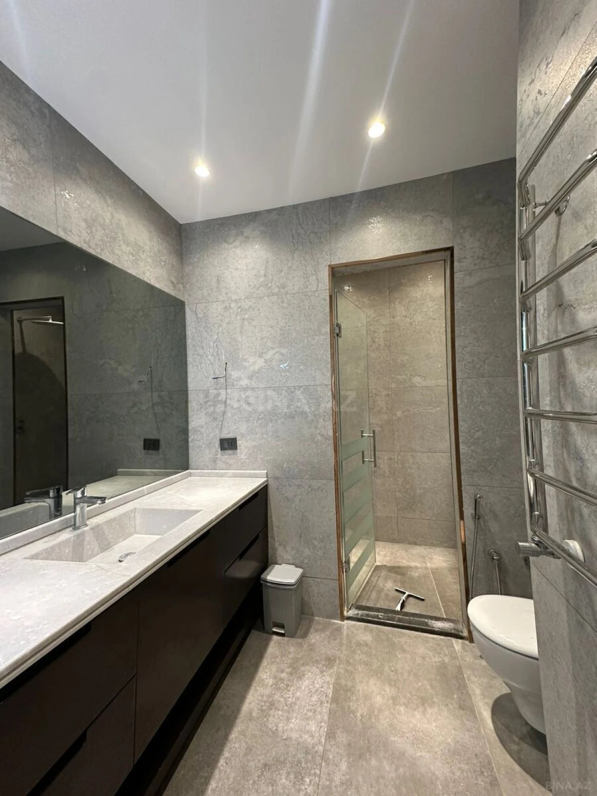 Satılır 3 otaqlı mənzil 105 m²