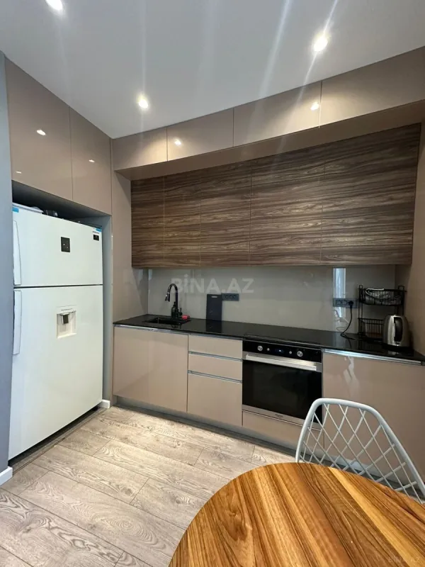 Satılır 3 otaqlı mənzil 105 m²