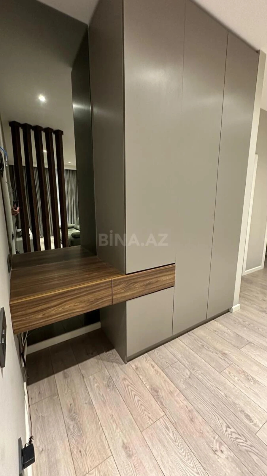 Satılır 3 otaqlı mənzil 105 m²
