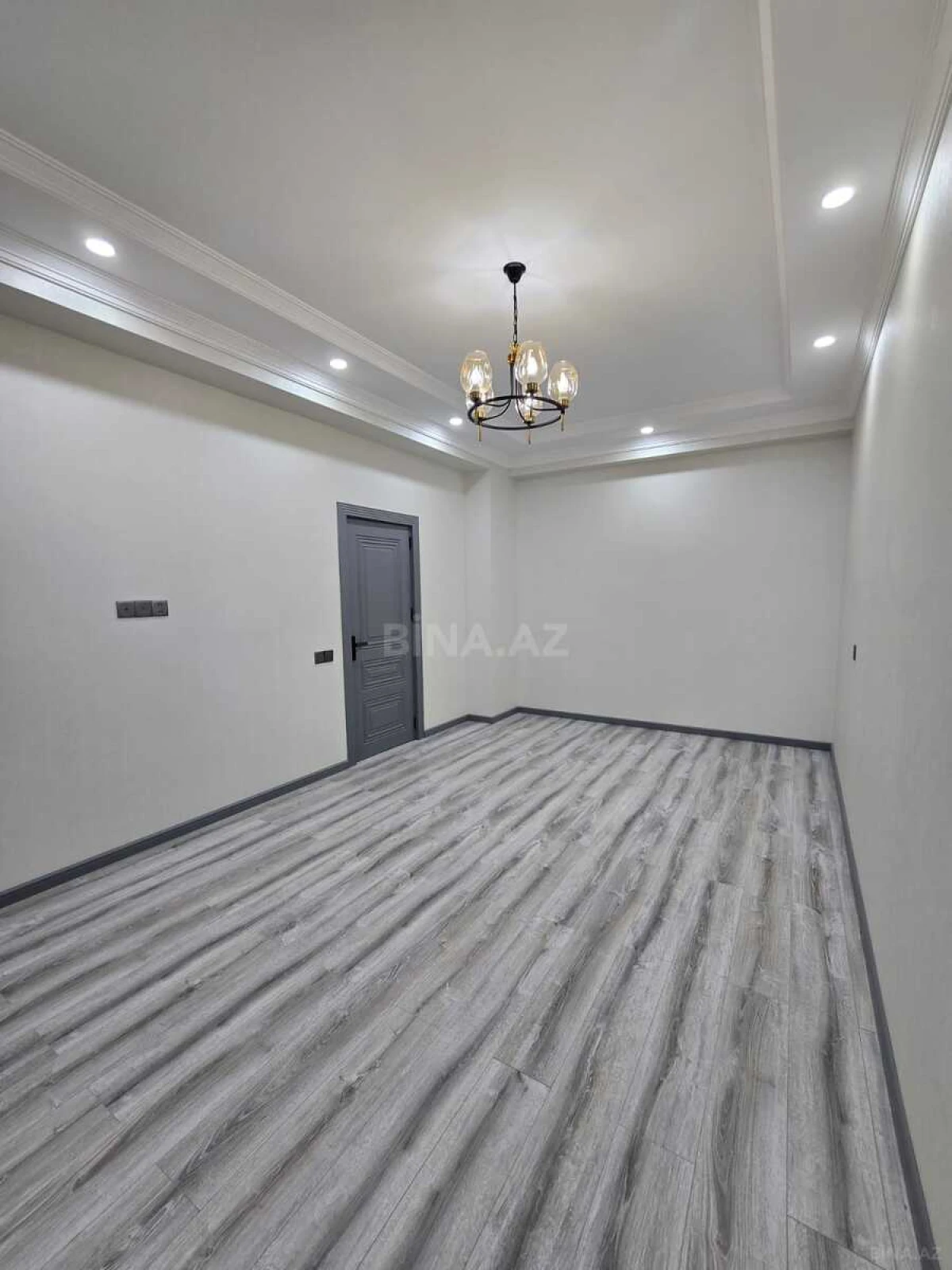 Satılır 2 otaqlı mənzil 86 m²