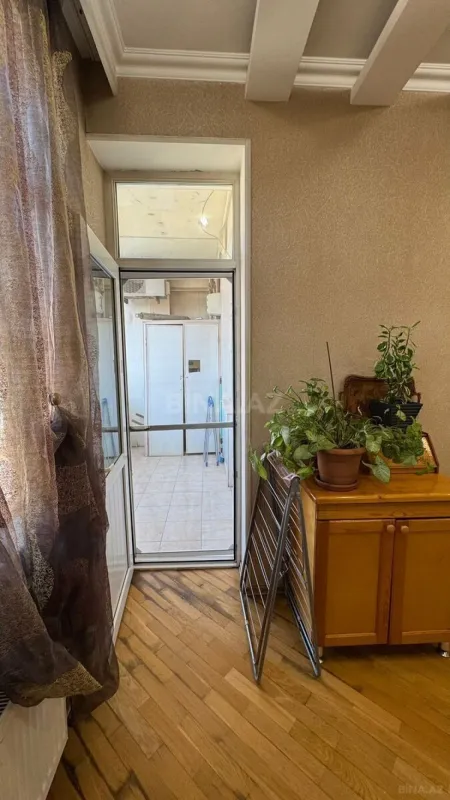Satılır 3 otaqlı mənzil 130 m²