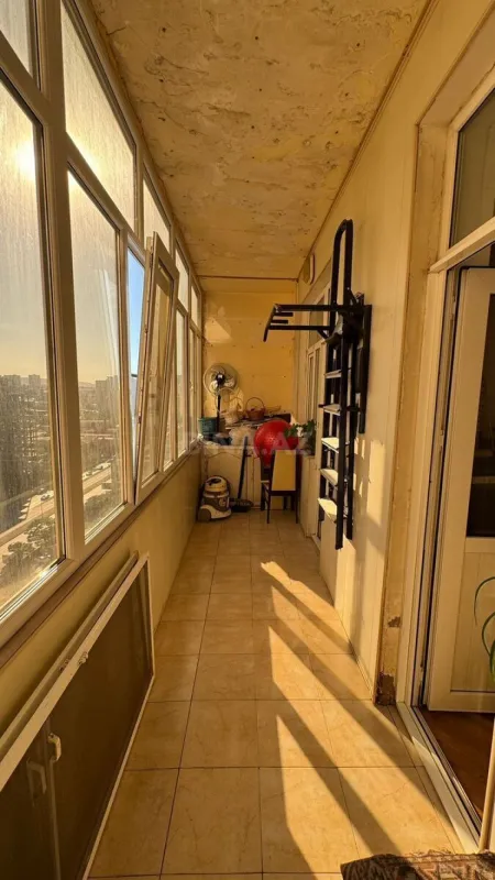 Satılır 3 otaqlı mənzil 130 m²