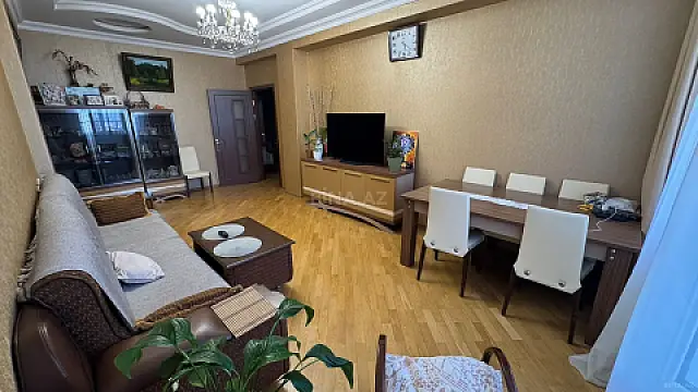 Satılır 3 otaqlı mənzil 130 m²