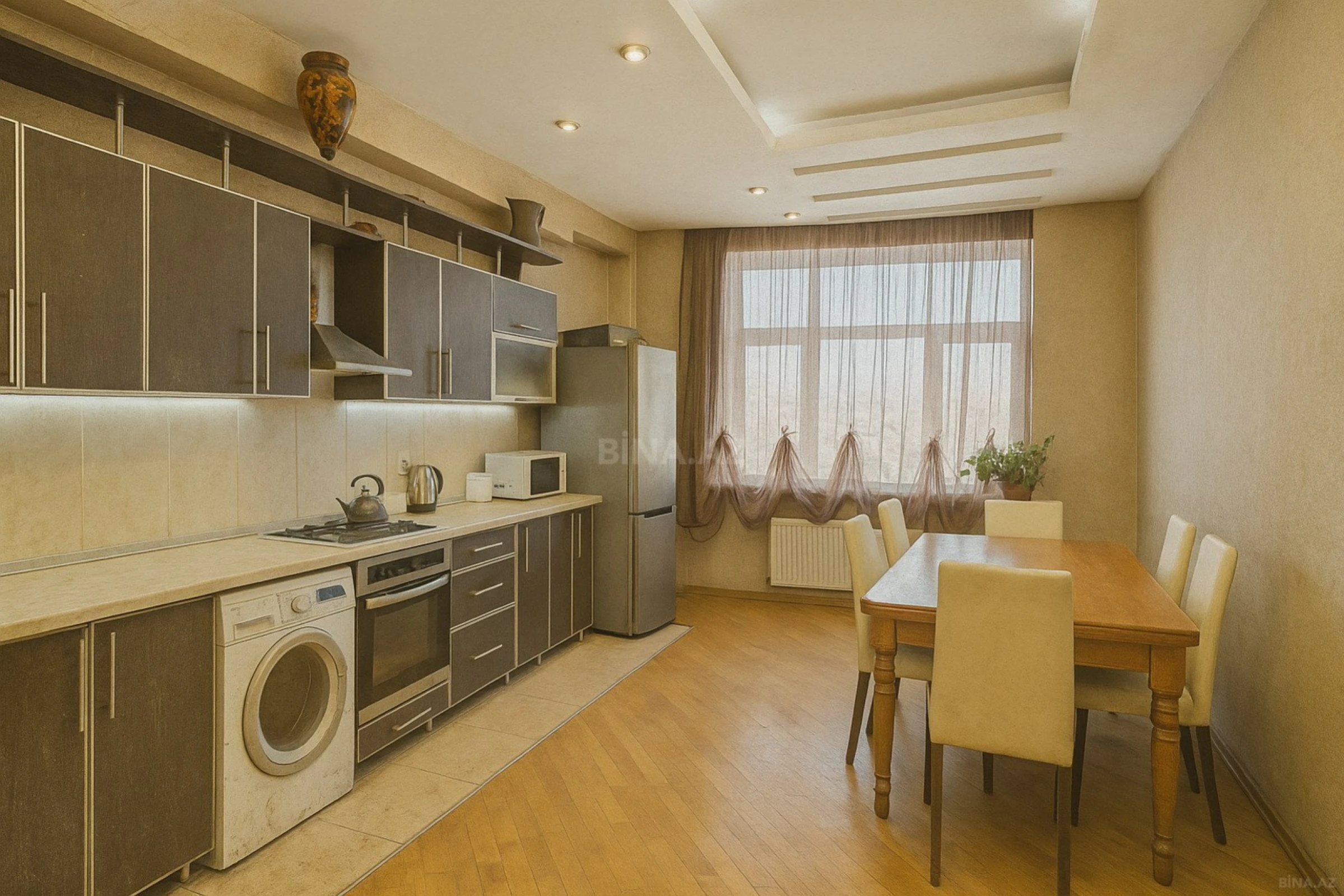 Satılır 3 otaqlı mənzil 130 m²