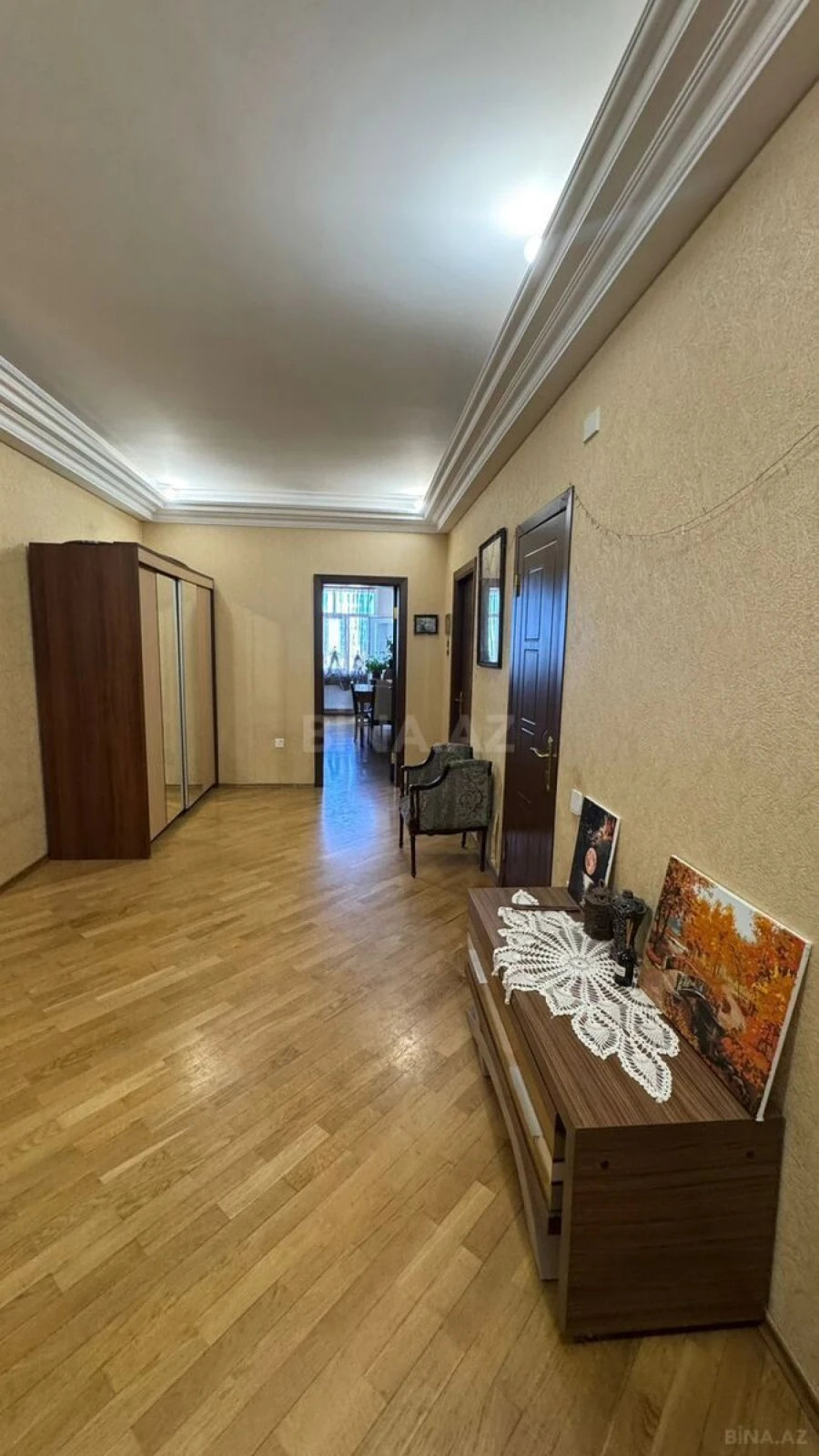 Satılır 3 otaqlı mənzil 130 m²