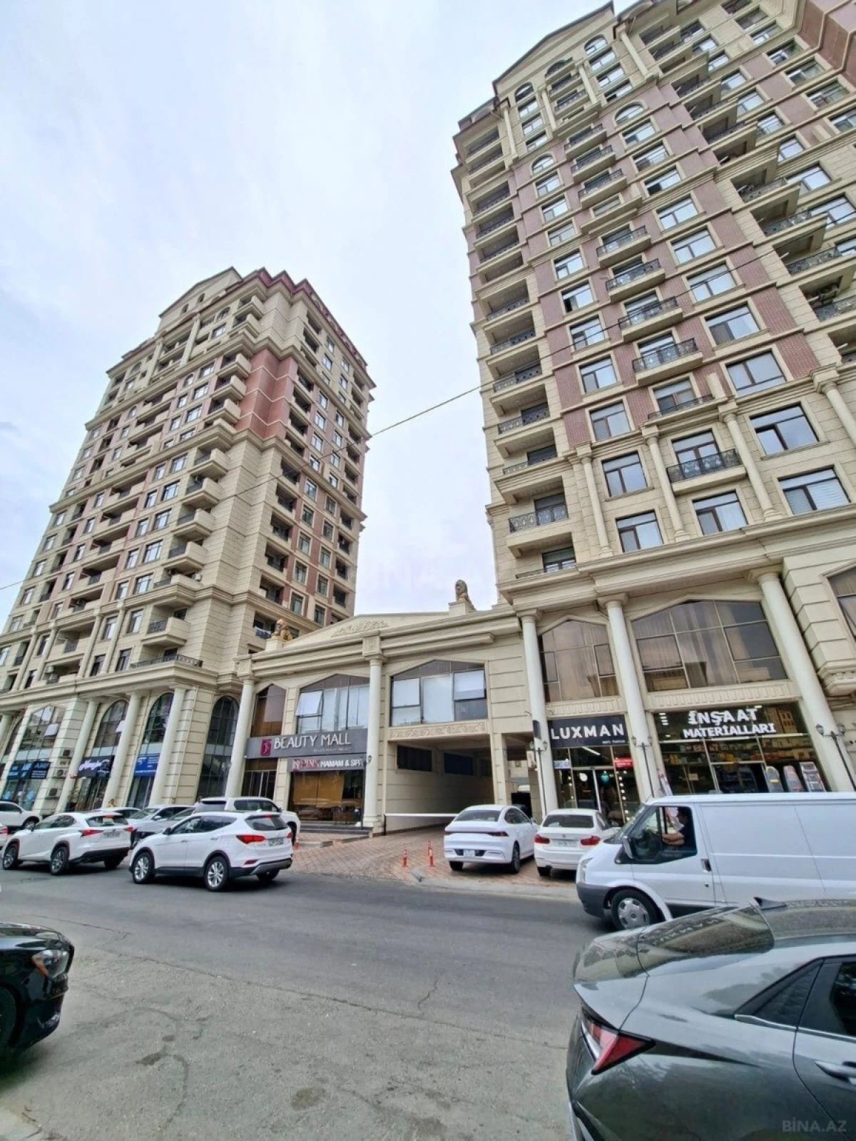Satılır 2 otaqlı mənzil 96 m²