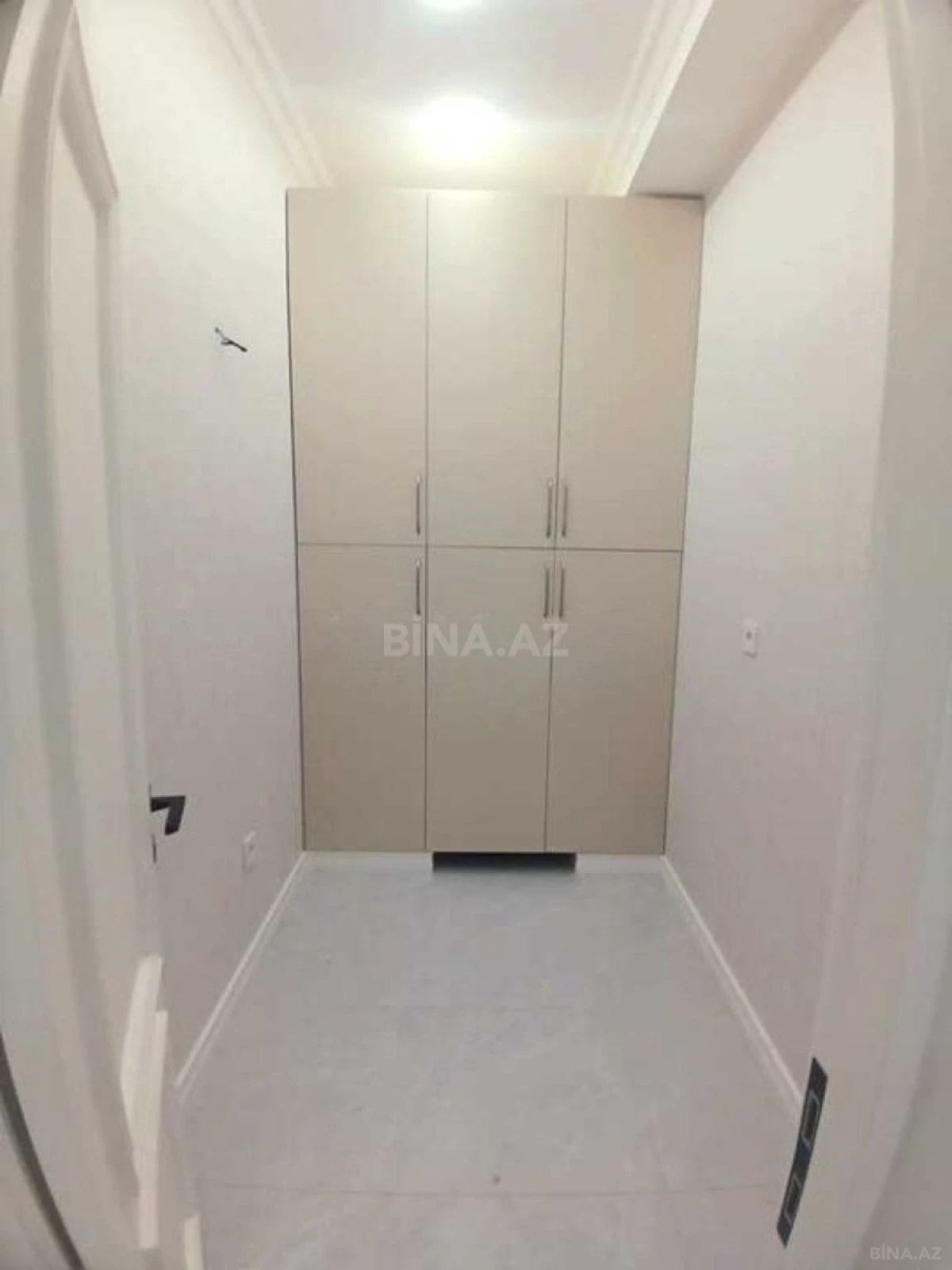 Satılır 2 otaqlı mənzil 96 m²