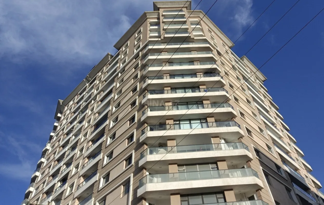 Satılır 3 otaqlı mənzil 122 m²