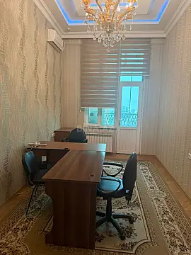 Kirayə verilir 8 otaqlı ofis 570 m²