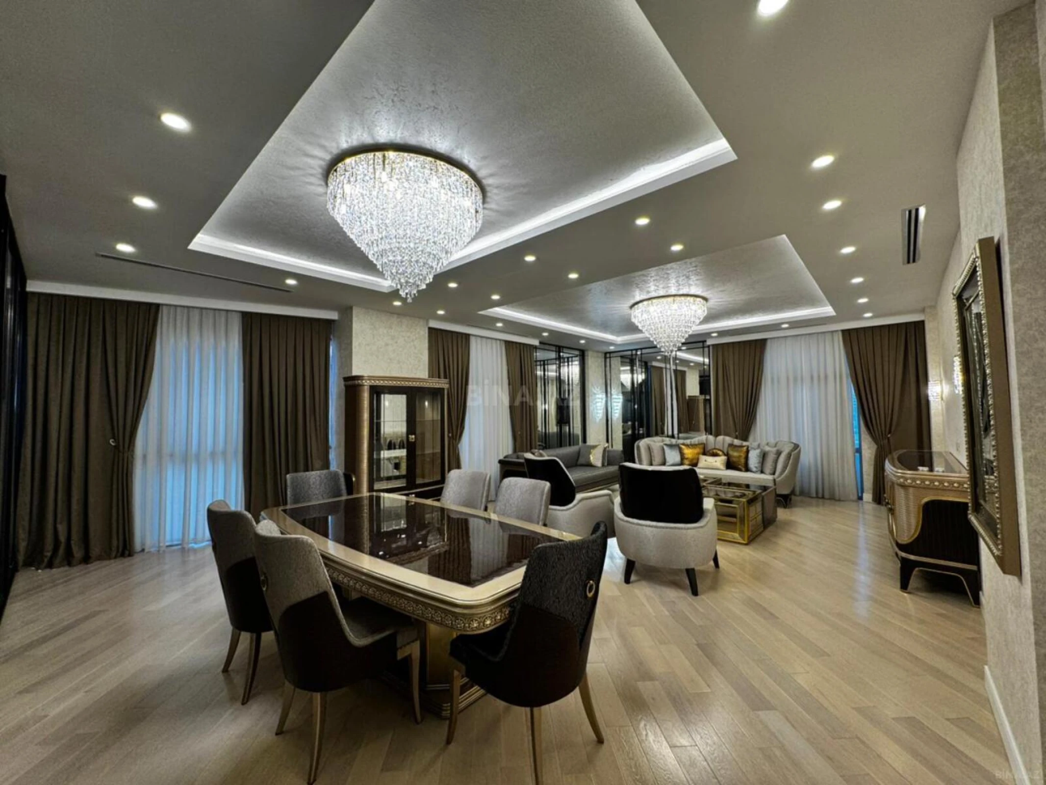 Satılır 3 otaqlı mənzil 170 m²
