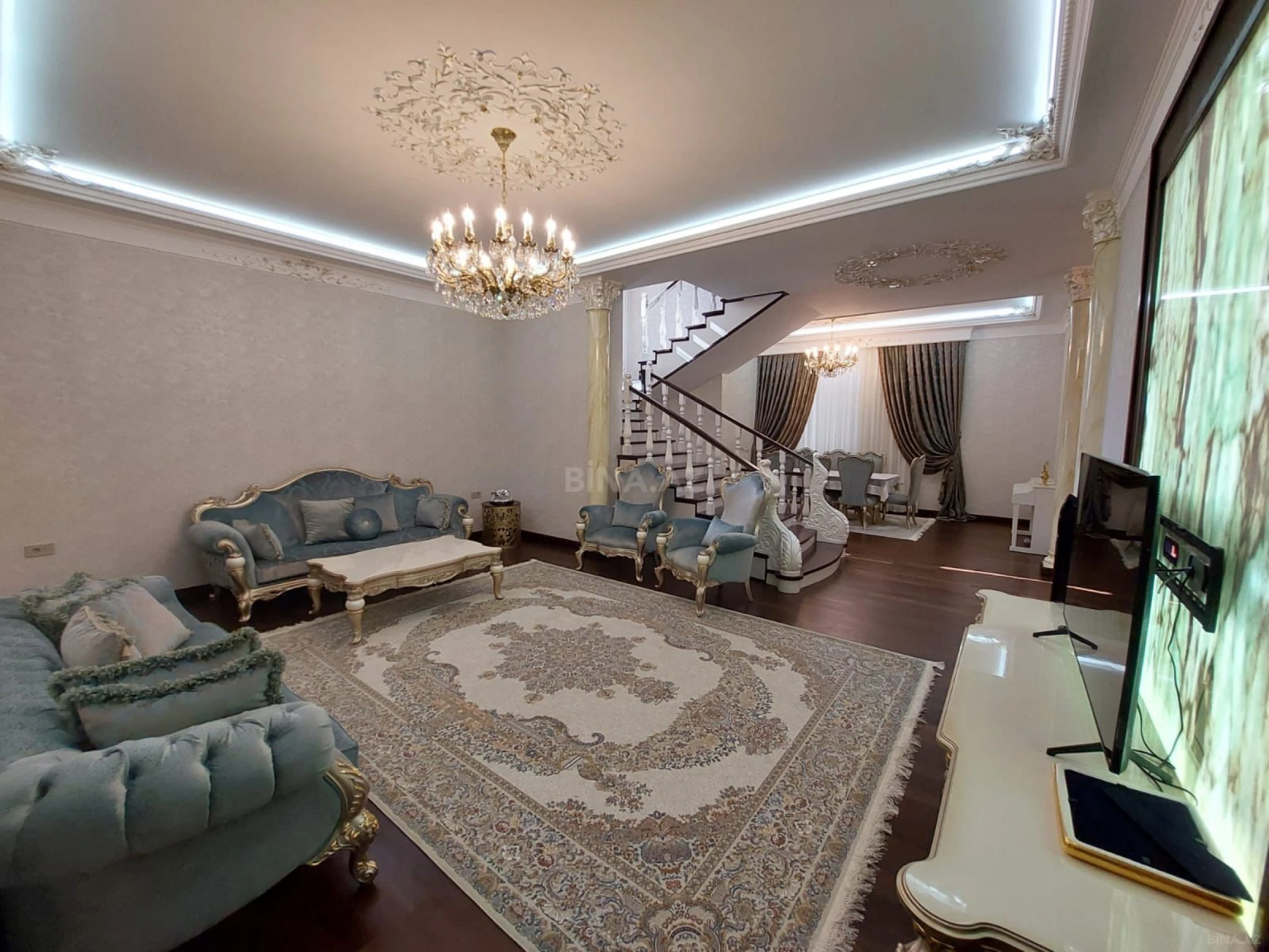 Satılır 7 otaqlı həyət evi 550 m²