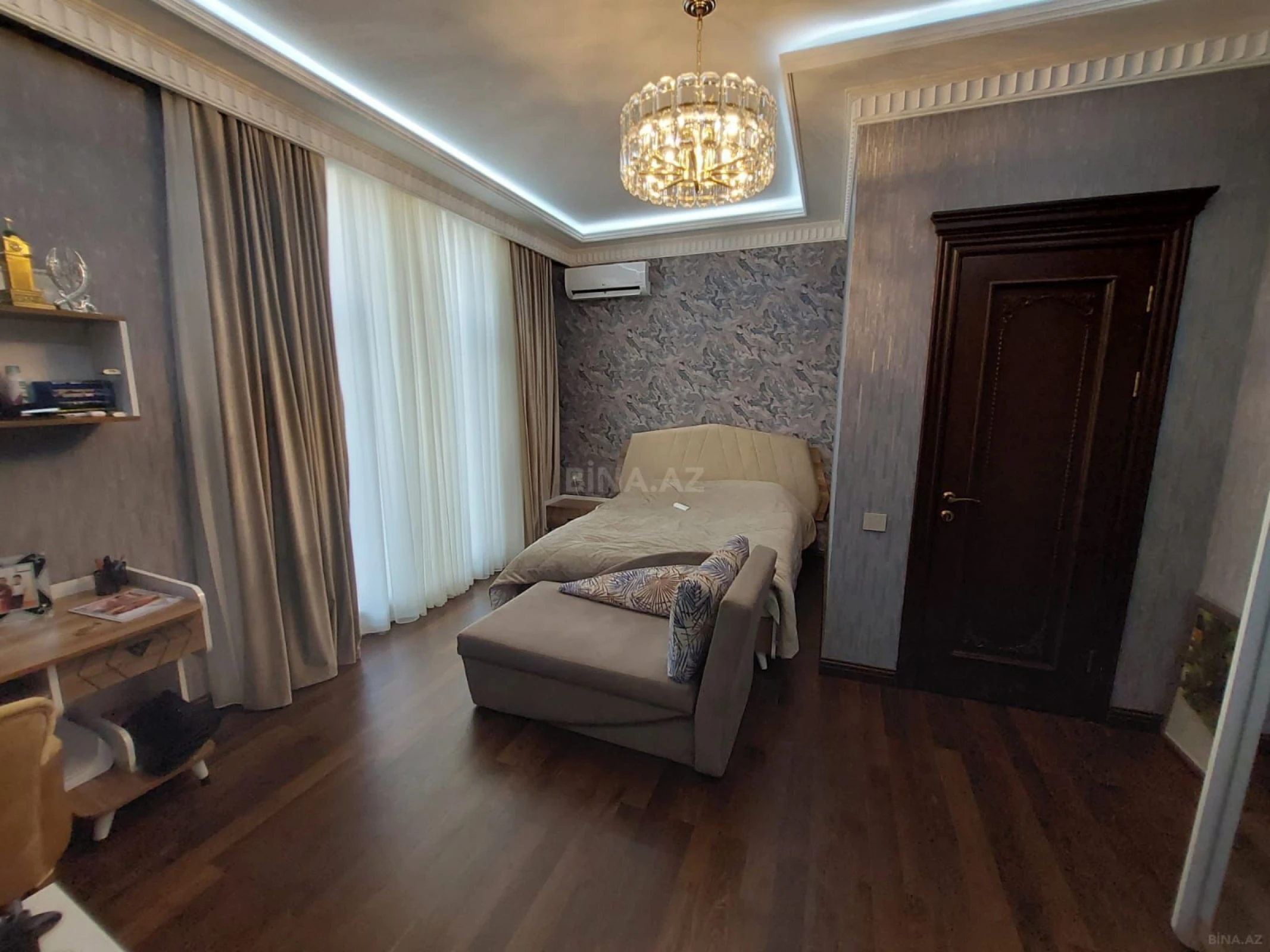 Satılır 7 otaqlı həyət evi 550 m²