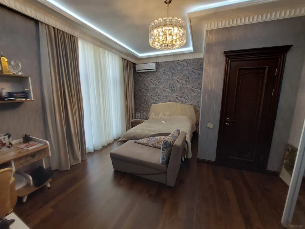 Satılır 7 otaqlı həyət evi 550 m²