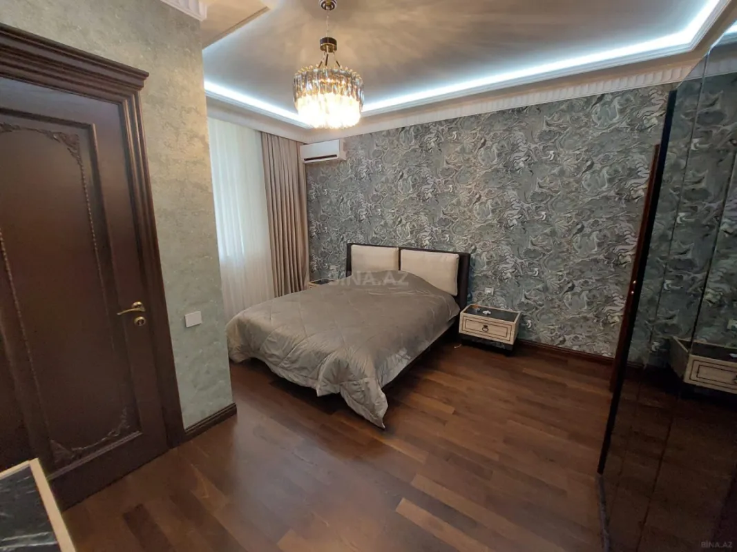 Satılır 7 otaqlı həyət evi 550 m²